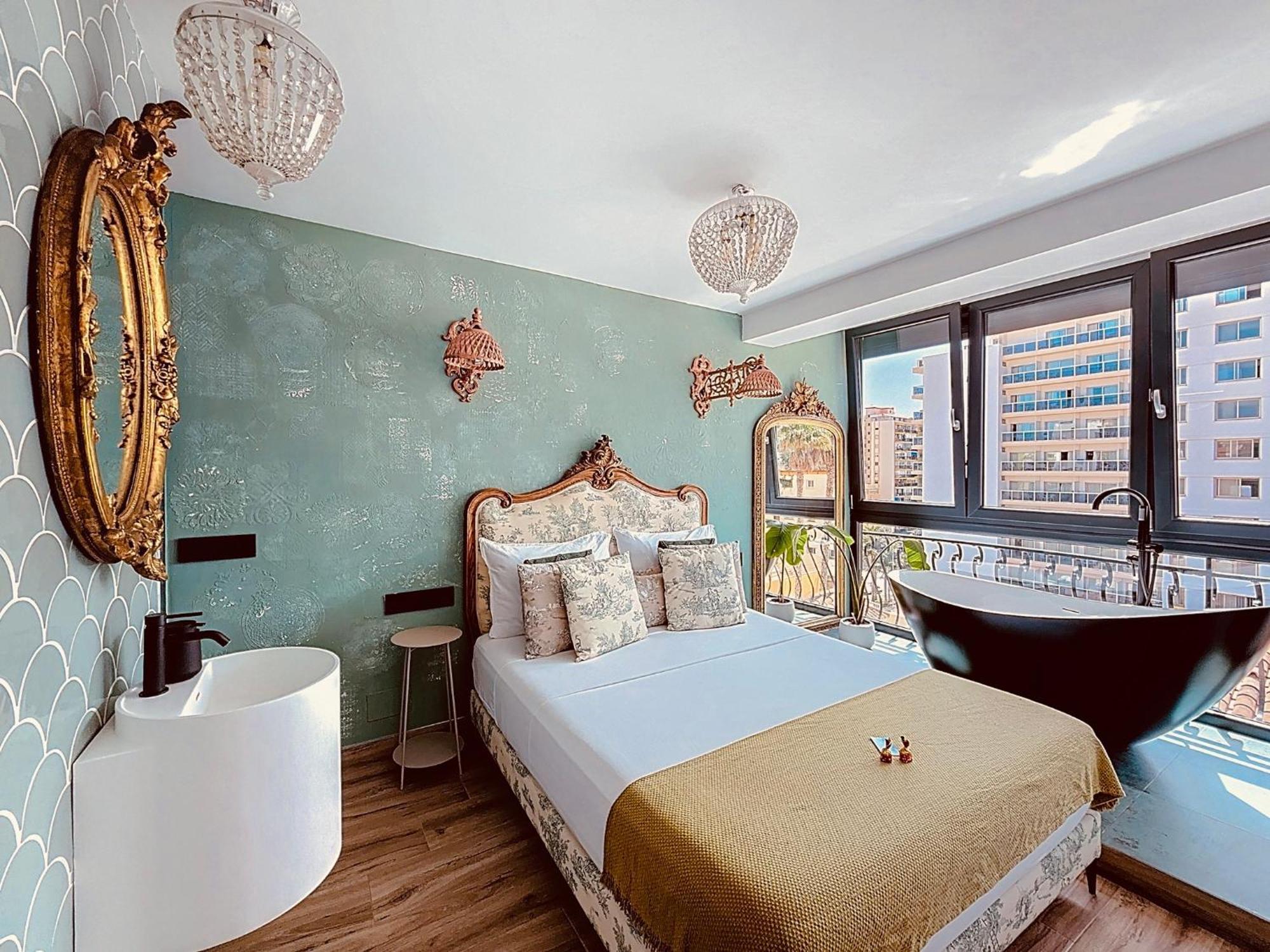 Alhambra Deco Homtels Apartment Torremolinos Bagian luar foto