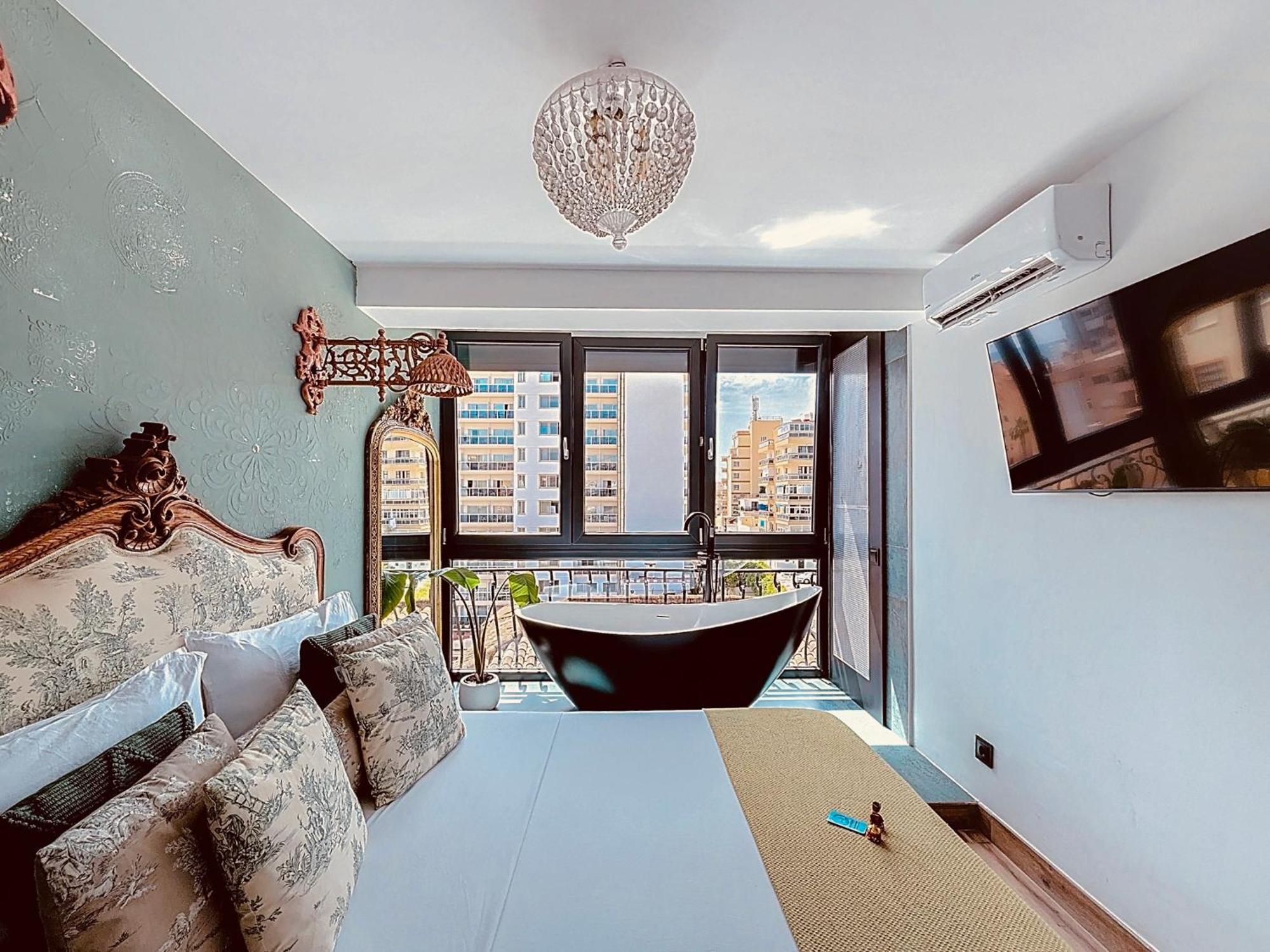 Alhambra Deco Homtels Apartment Torremolinos Bagian luar foto