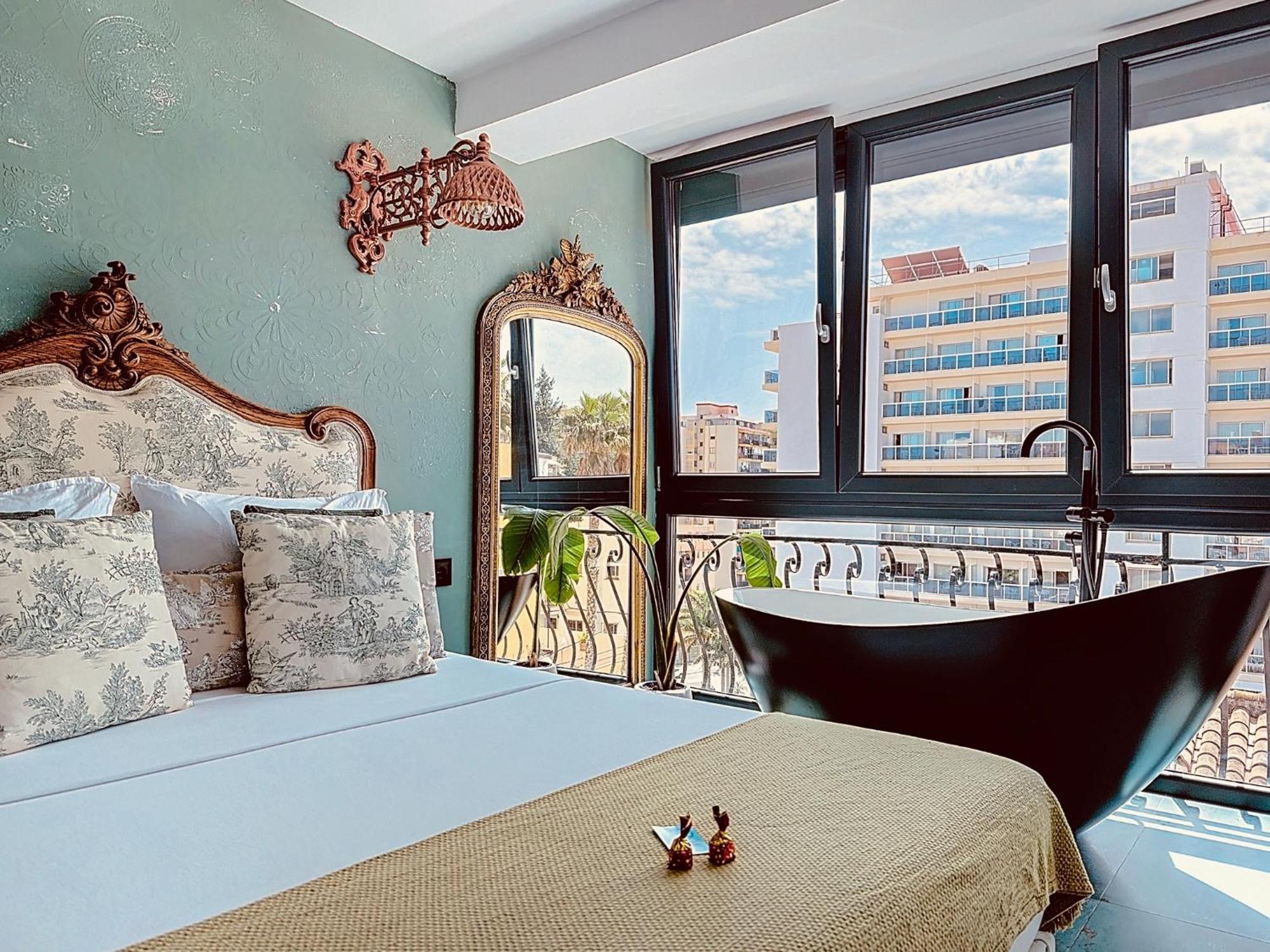 Alhambra Deco Homtels Apartment Torremolinos Bagian luar foto