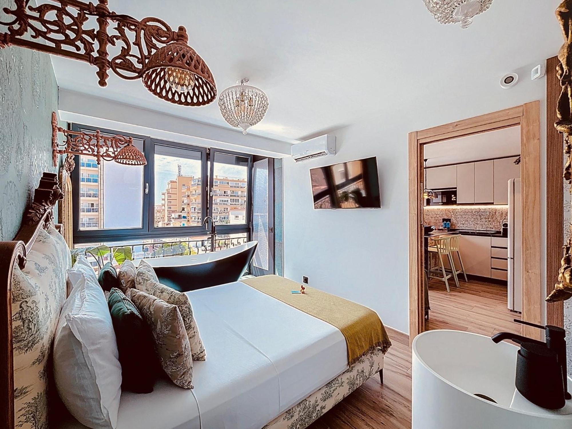 Alhambra Deco Homtels Apartment Torremolinos Bagian luar foto
